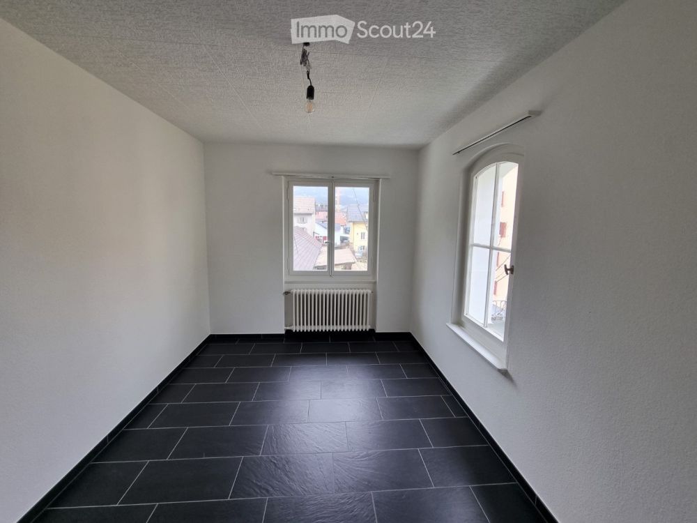 Komplett renovierte 4,5-Zi-Whg mit neuer Küche und neuem Bad für Schweizer - Bild 4
