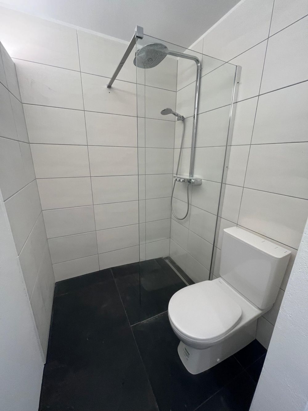 Sehr sonnige, ruhige, teilrenovierte 4.5-Zimmerwohnung - Bild 8