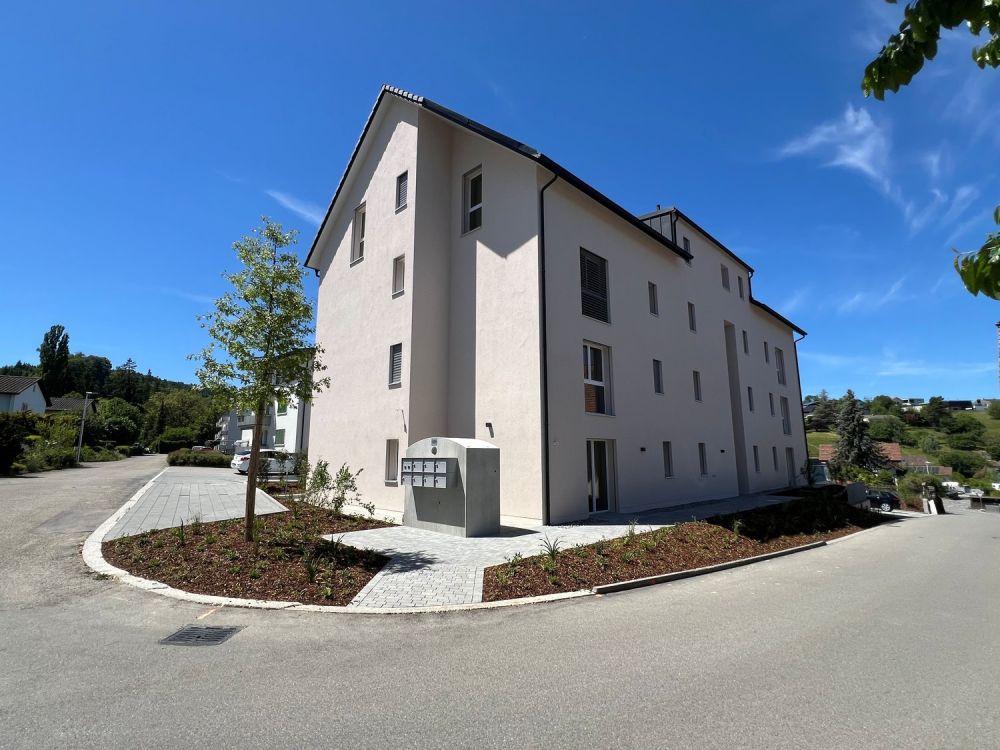 ERSTVERMIETUNG - 3.5-Zimmer-Wohnung im 2. OG mit Balkon und Garage in ruhiger Lage - Bild 2
