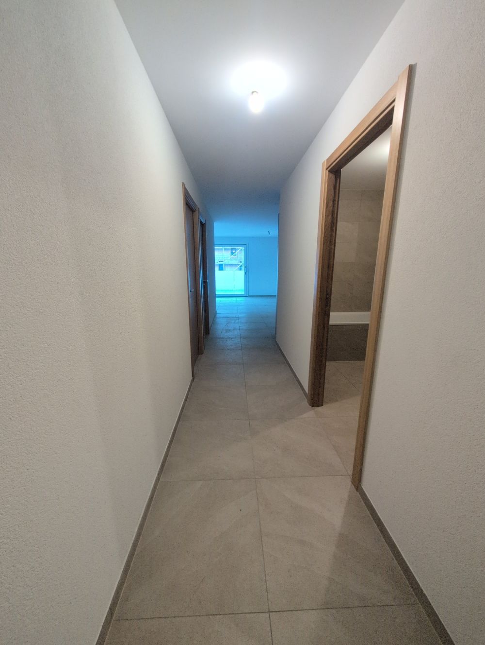 Belle opportunité ! Très bel appartement de 3 pièces 1/2, avec terrasse, à louer à Saxon ! - Bild 7