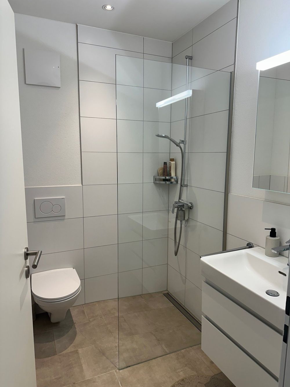 Moderne 4.5-Zimmer-Dachwohnung mit Aussicht in Seon - Bild 7