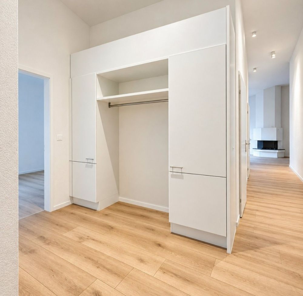 Erstbezug nach Komplettumbau  Helle 4.5-Zimmer-Wohnung mit Cheminée - Bild 2