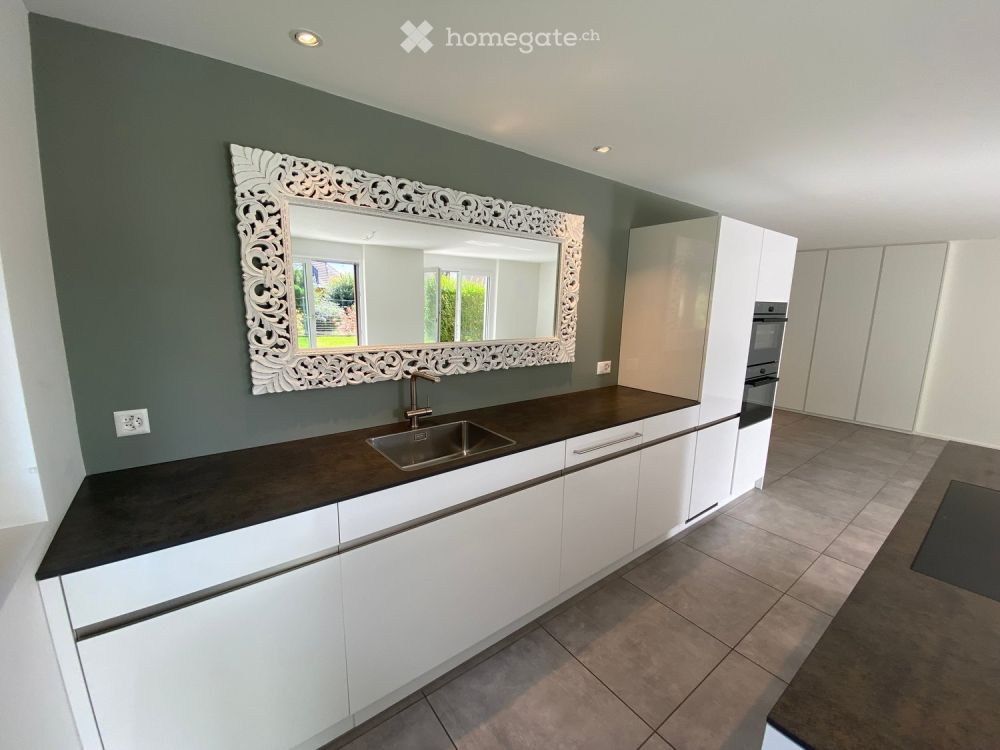 Gartenwohnung mit grosser Terrasse und privatem Garten im Herzen von Uetikon am See - Bild 11