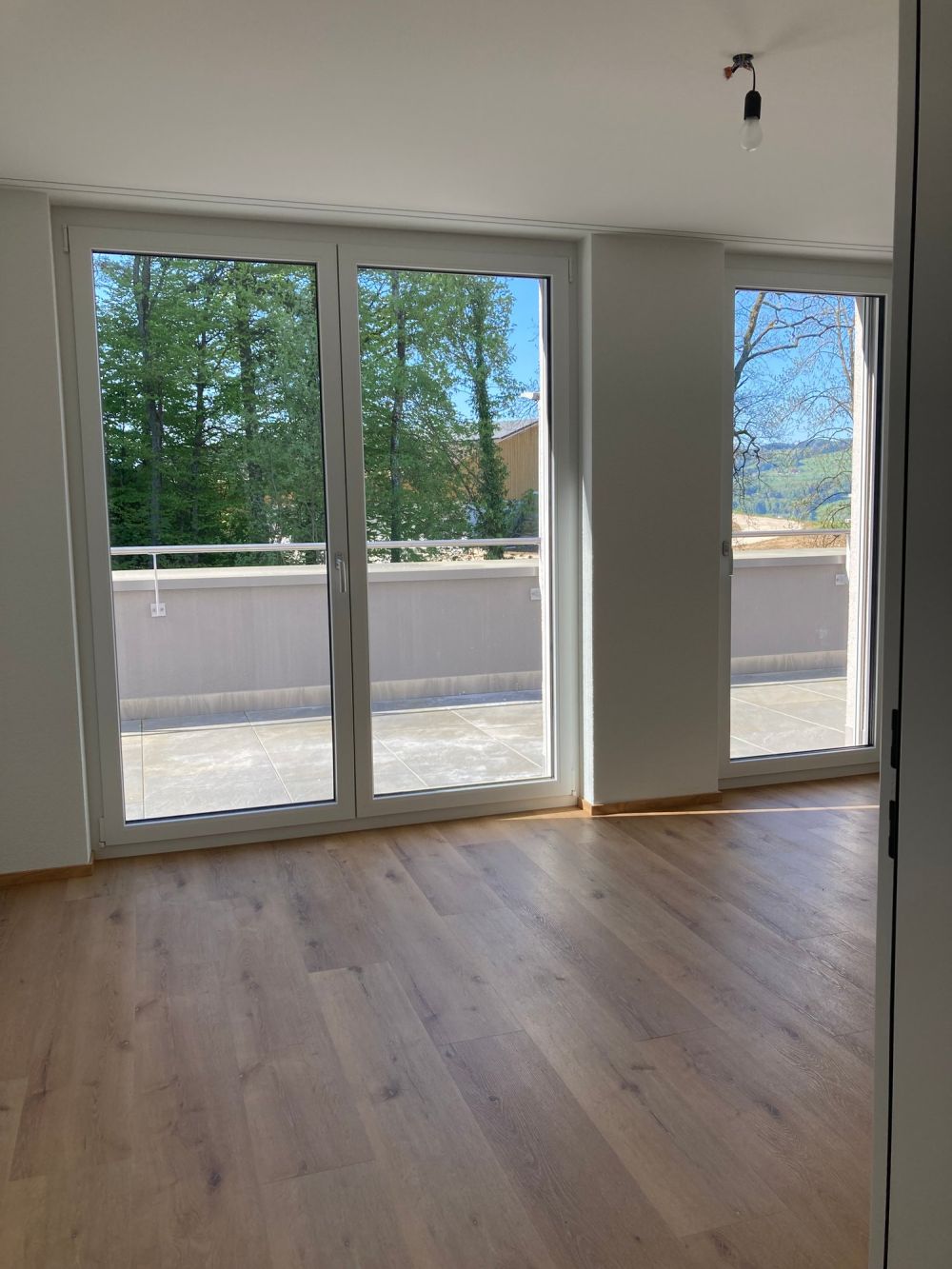 Moderne Terrassenwohnung mit Tiefgarage in Hitzkirch - Bild 3