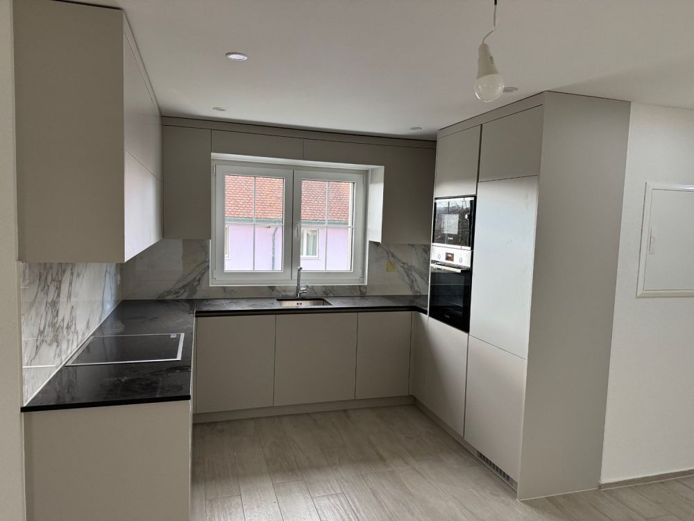 Erstvermietung moderne 3.5-Zimmer-Dachwohnung - Küche