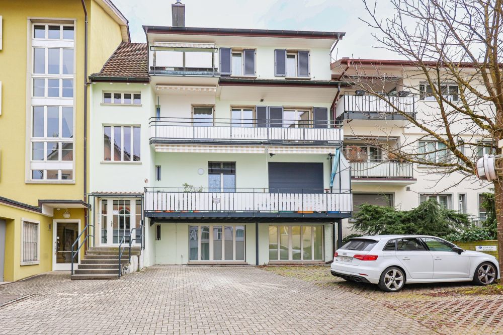 Attraktive, kernsanierte Wohnung inmitten von Wohlen - Aussen