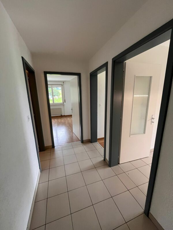 Spacieux 4.5 pièces à louer dans un cadre paisible et verdoyant à Villaraboud - Bild 3