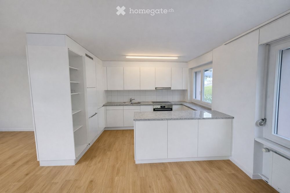 Erstbezug nach Renovation: 3.5-Zimmer-Wohnung mit Seesicht & Garage in Zug - Bild 5