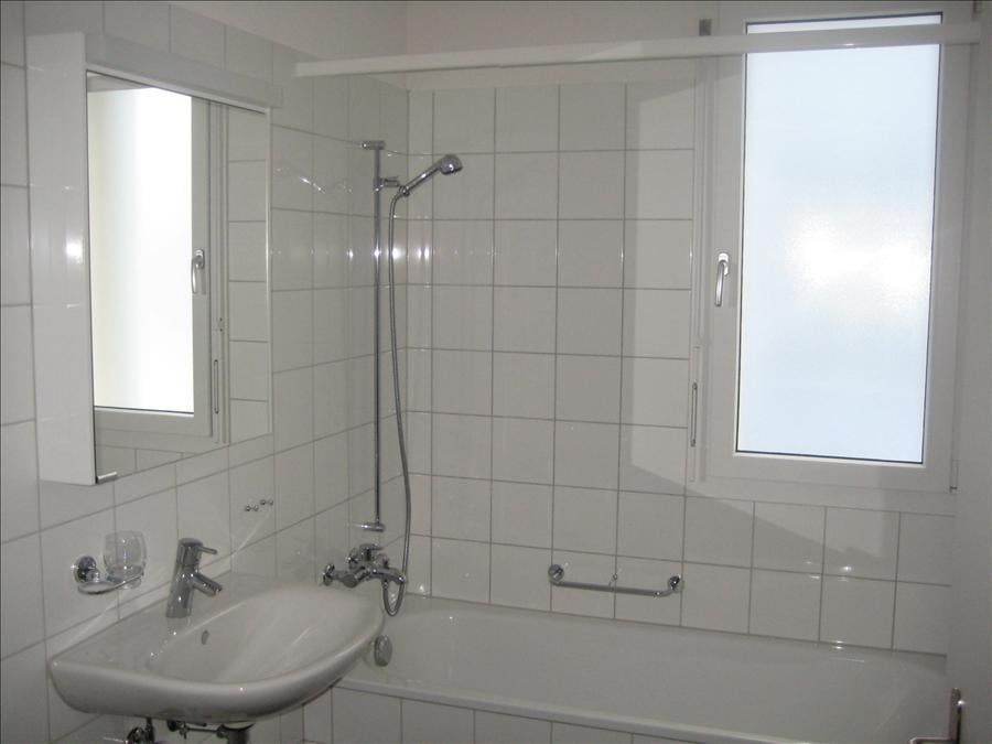 Modern, geräumig und stadtnah! - Bad