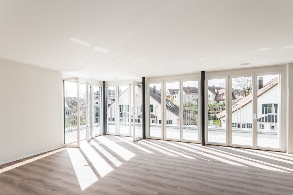 Moderne 3.5-Zimmer-Attikawohnung mit grosszügiger Terrasse - Wohnzimmer