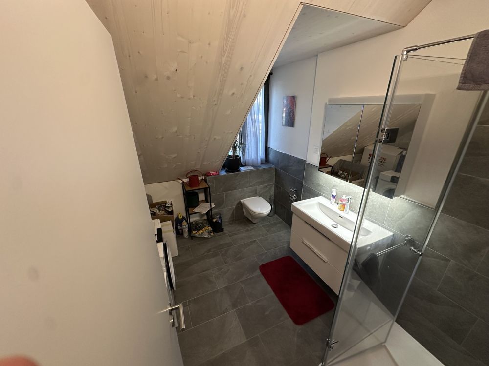 2 ½-Zimmerwohnung direkt am Bahnhof Rüti - Badzimmer