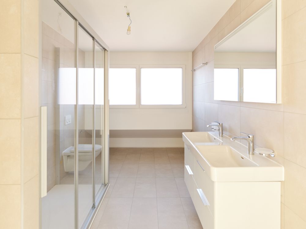 Schönes 3.5-Zimmer-Dachgeschoss mit großer Glasfront auf einem geschützten Balkon - Bild 4