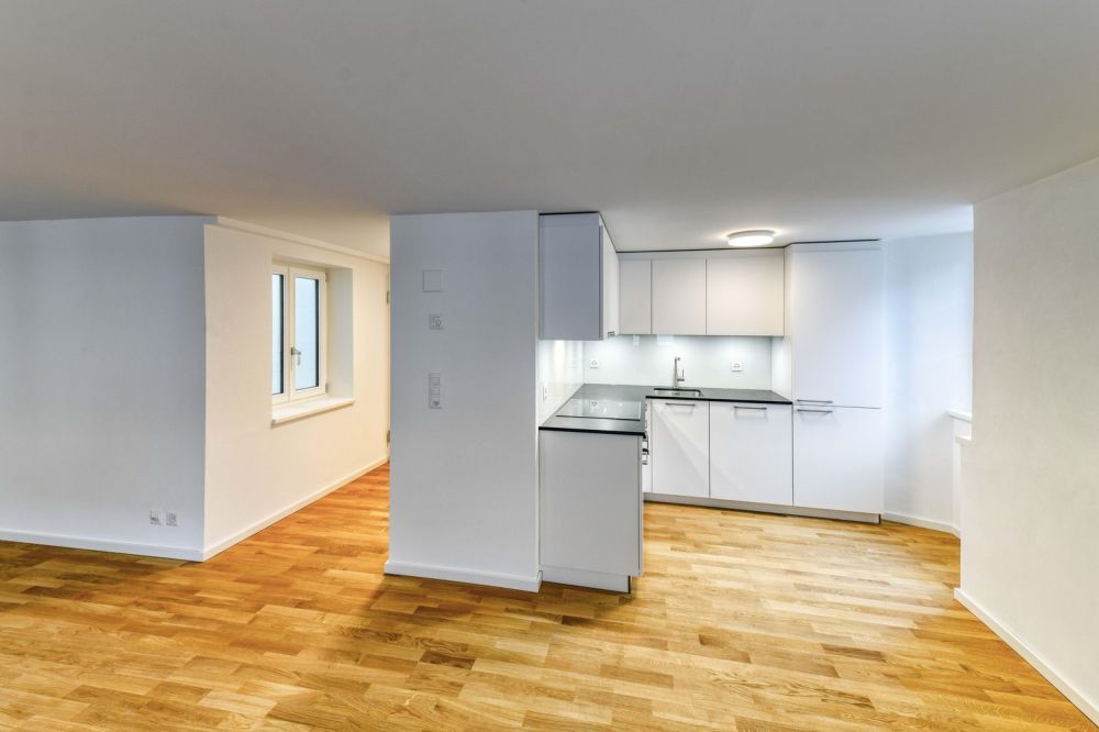 Erstbezug nach Kernsanierung: ruhige 2.5 Zimmerwohnung in Neunkirch - Bild 2