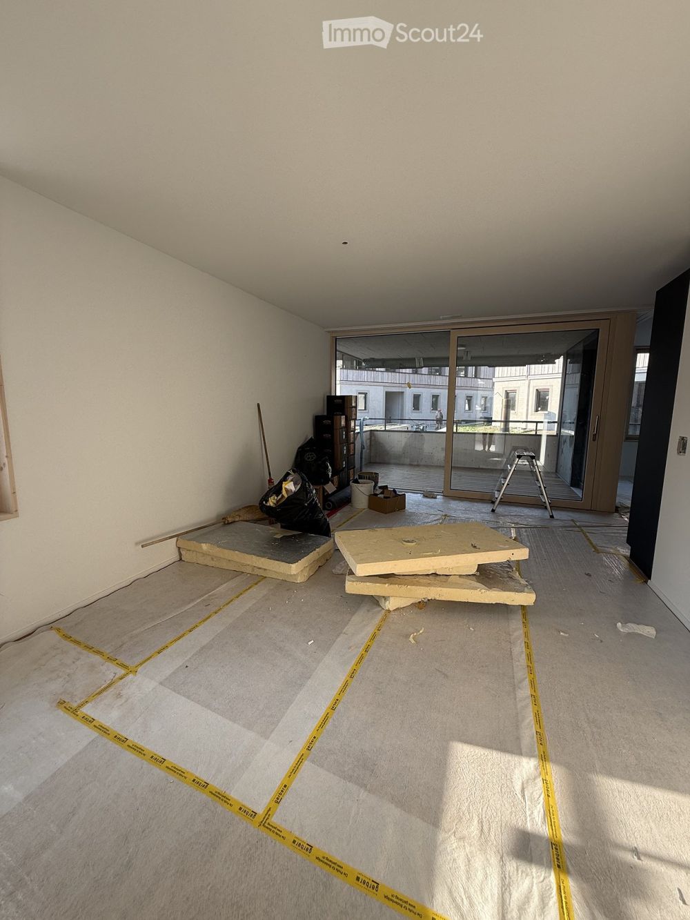 Erstbezug: Hochwertige 4.5-Zimmer-Neubauwohnung "im Herzen" mit grosszügiger Loggia in Uetendorf - Bild 12