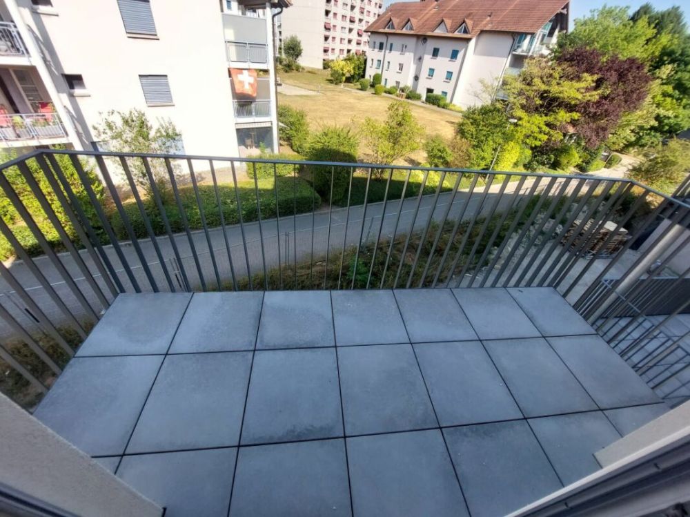 Moderne 1.5-Zimmer-Neubauwohnung mit grosszügigem Balkon - Erstbezug - Bild 3