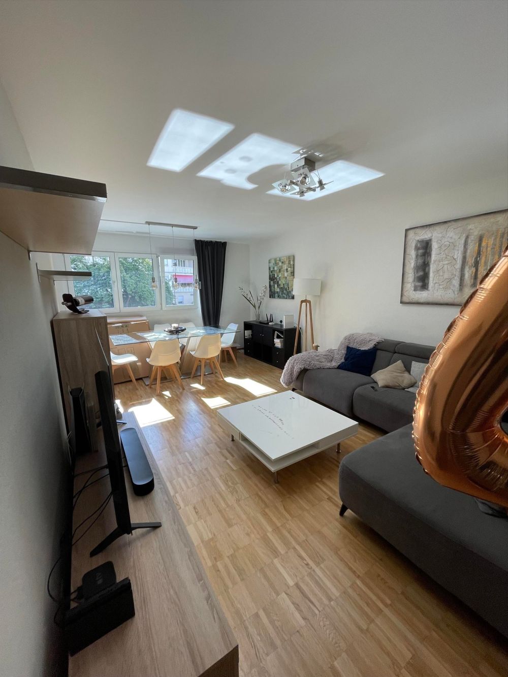 Magnifiquel appartement proche  de l'Aéroport - Wohnzimmer