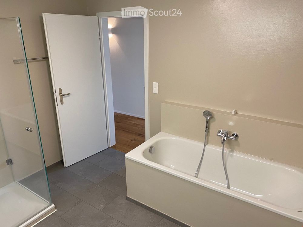 Moderne 4.5-Zimmer-Dachwohnung mit Balkon in Jegenstorf – ab September 2026 verfügbar - Bild 10