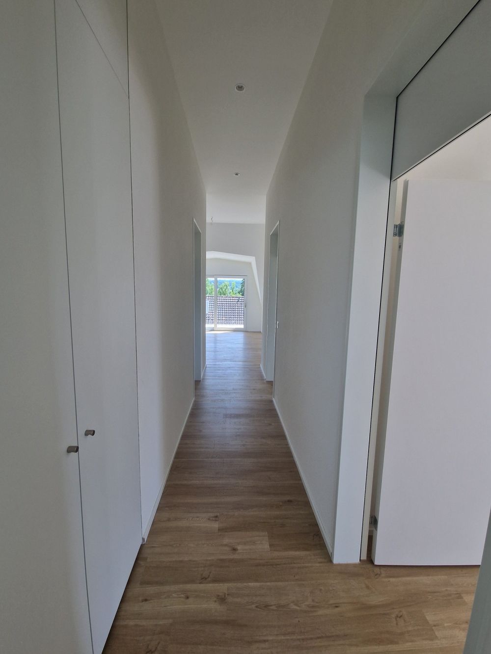 Moderne 4.5-Zimmer-Dachwohnung mit Balkon in Wil - Bild 6