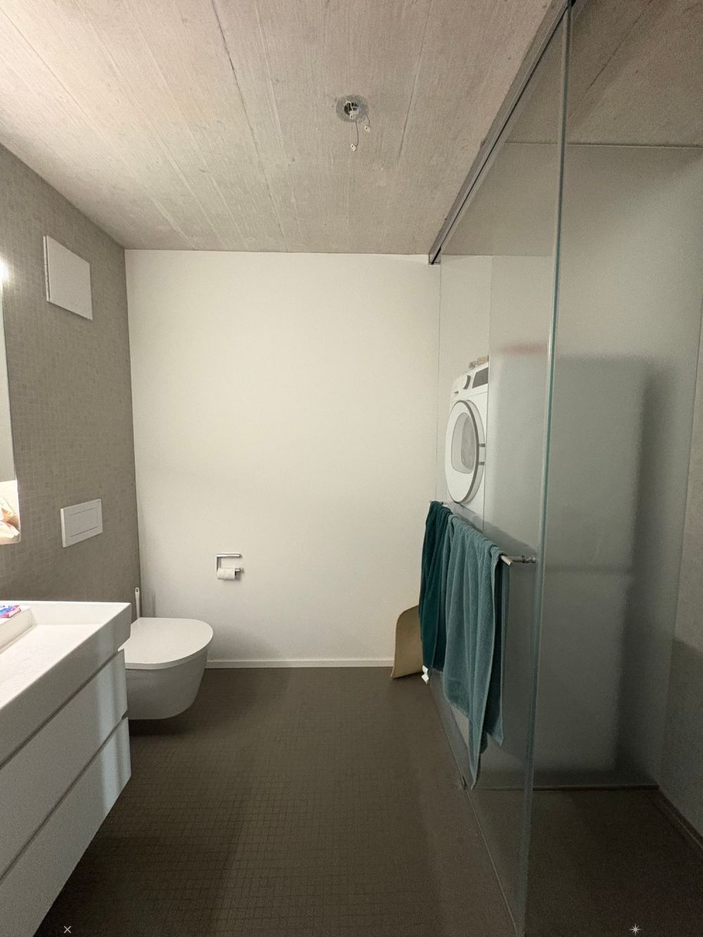 Moderne 2.5-Zimmer-Wohnung im Neubau in Biel - Bild 4