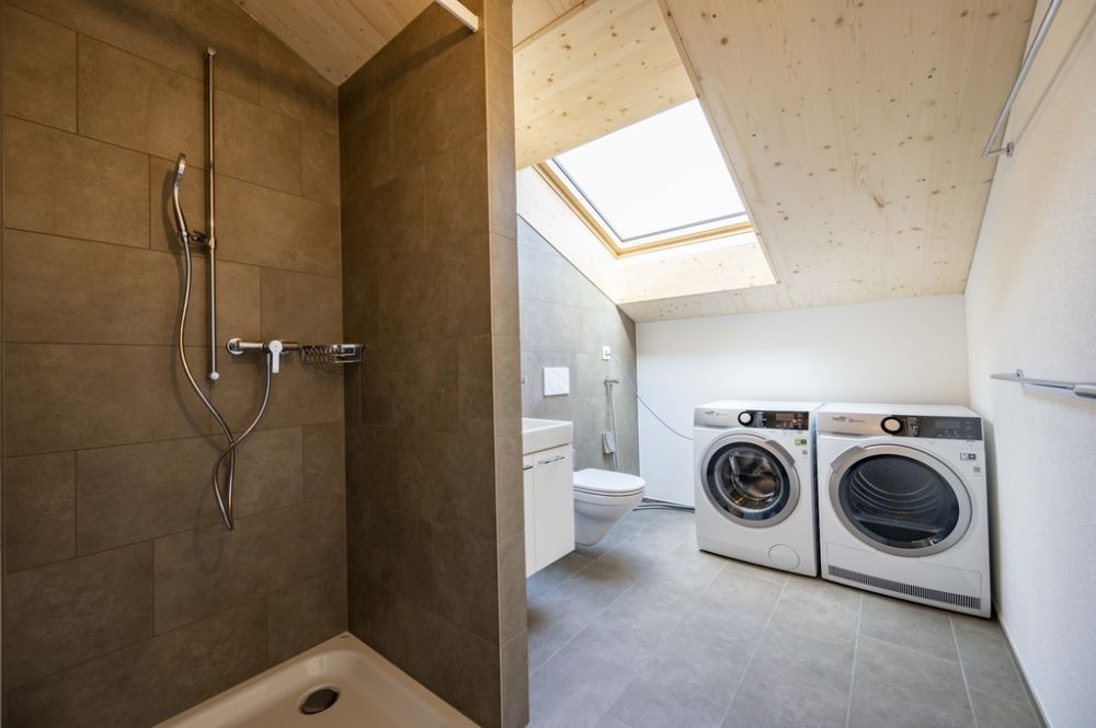 Familienfreundliche 4.5-Zimmer- - Nasszelle (Dusche/WC)