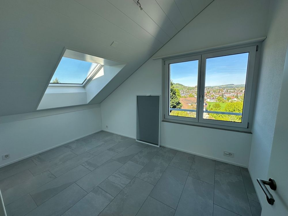 Moderne 4.5-Zimmer-Neubau-Attikawohnung mit Balkon in Reinach - Bild 13