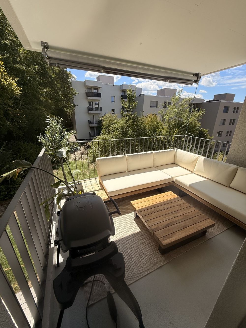 Modernes WG-Zimmer mit eigenem Bad & Balkon in Ostermundigen - Bild 4