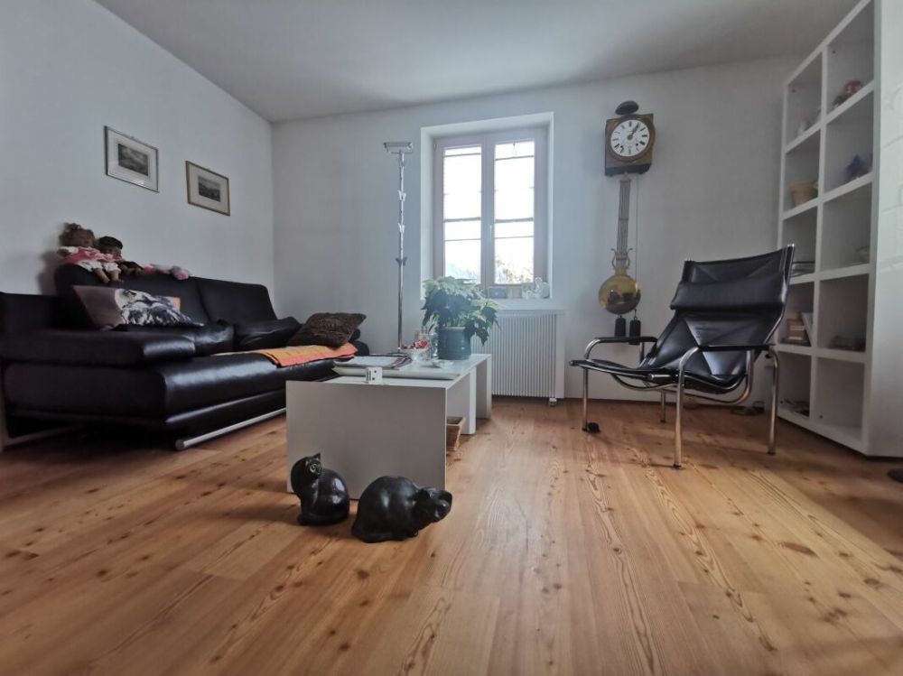 3.5-Zimmer-Wohnung mit atemberaubender Aussicht in Cazis - Bild 2