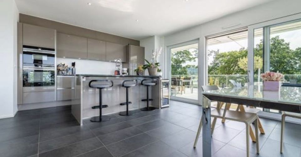 SUPERB APARTMENT OF ARCHITECT ON TOP FLOOR WITH LARGE TERRASSE - Appartement meublé - image - 2