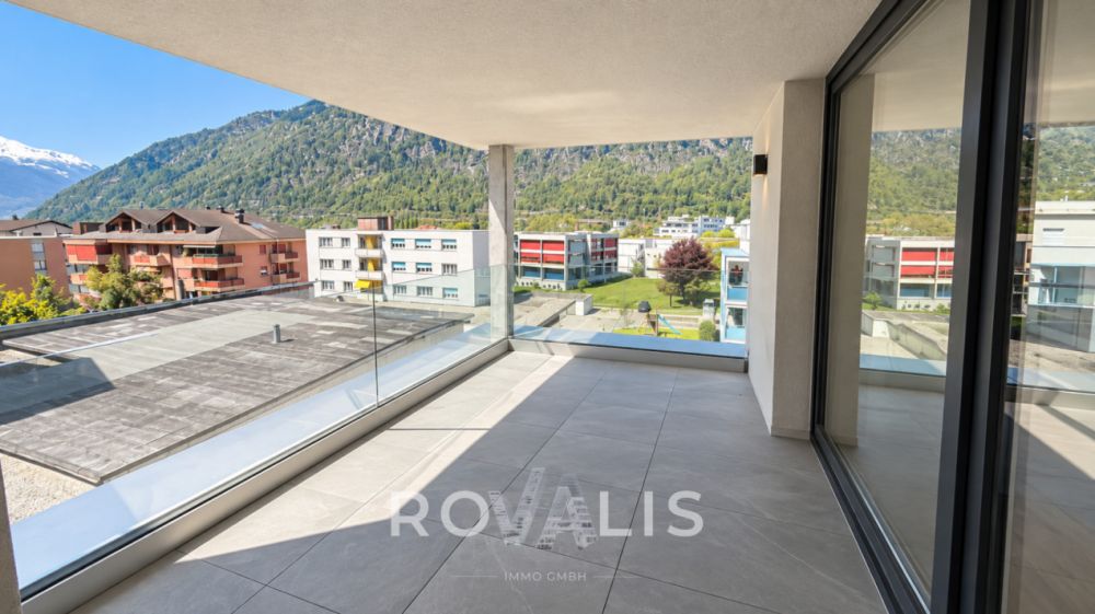 **Moderne 4.5-Zimmer-Wohnung an zentraler Lage in Brig-Glis** - Balkon