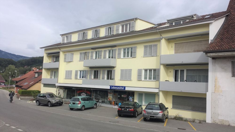 Total sanierte 2.0-Zimmerwohnung mit Jurasicht - Aussenansicht2