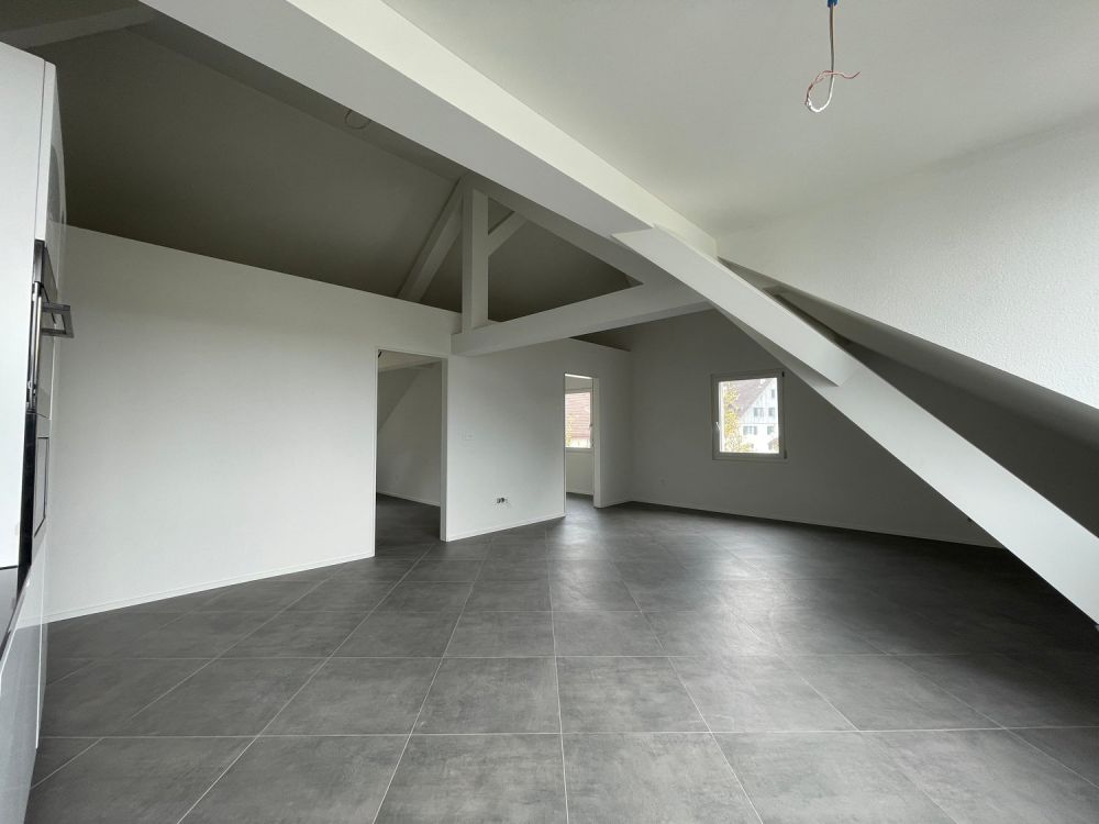 4.5-Zimmerwohnung in kernsanierter Liegenschaft in Hallau - Bild 2