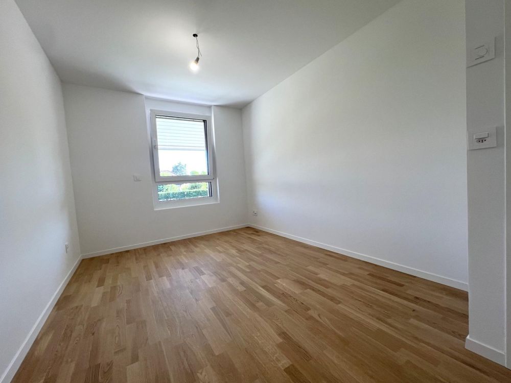 Magnifique maison jumelle neuve de 4.5 pièces avec grand jardin privatif - Bild 11