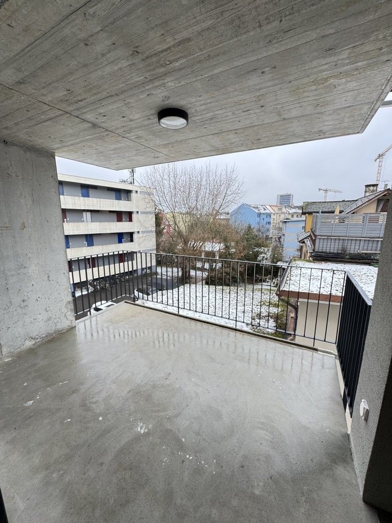 Exklusive 4.5-Zimmer-Neubauwohnung im 2. Obergeschoss ca. 111.6 m2 BGF - Balkon.jpg