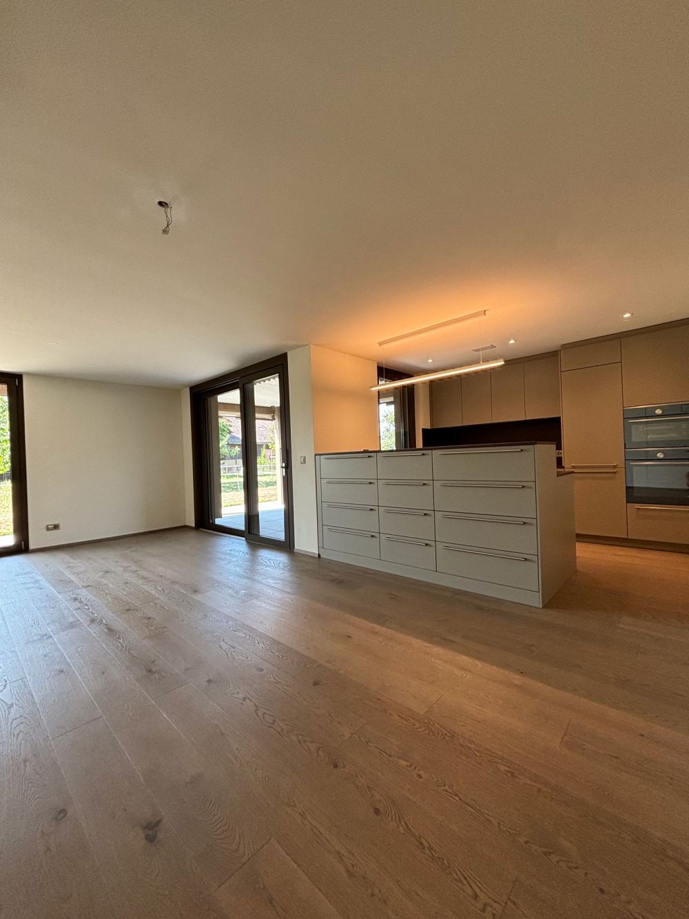 Grosszügige 4.5 Zimmer-Gartenwohnung mit riesigem idyllischem Garten - Bild 7