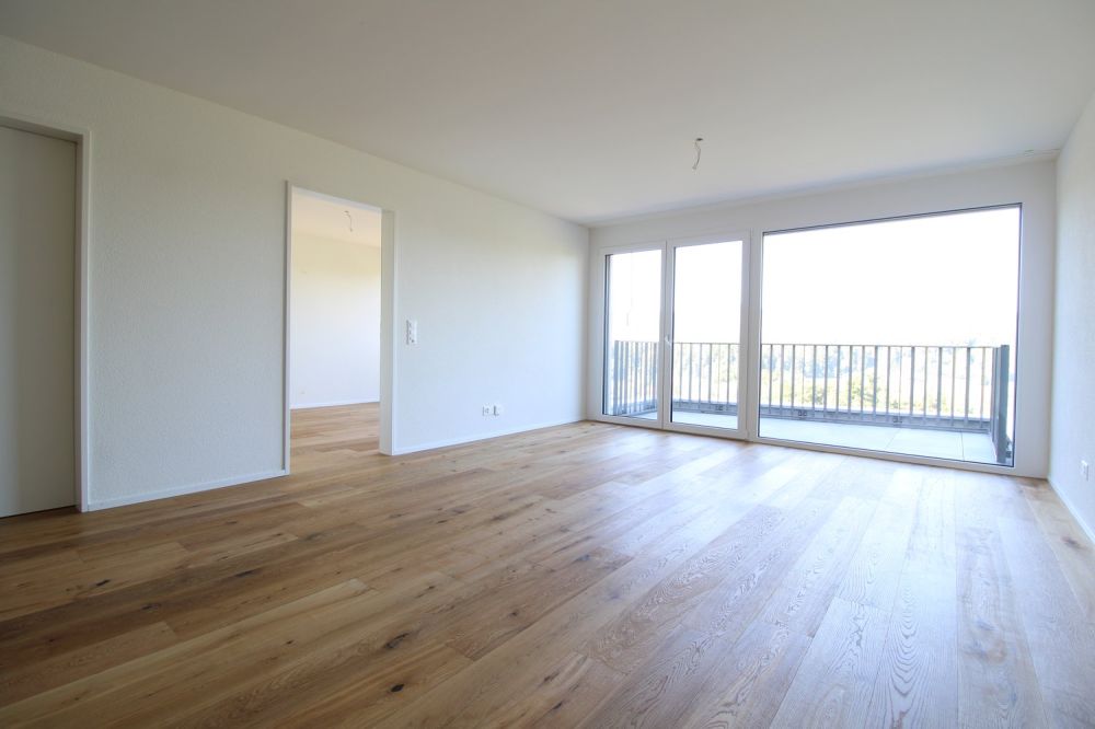 Moderne 2.5-Zimmer-Wohnung mit herrlichem Ausblick - Bild 2