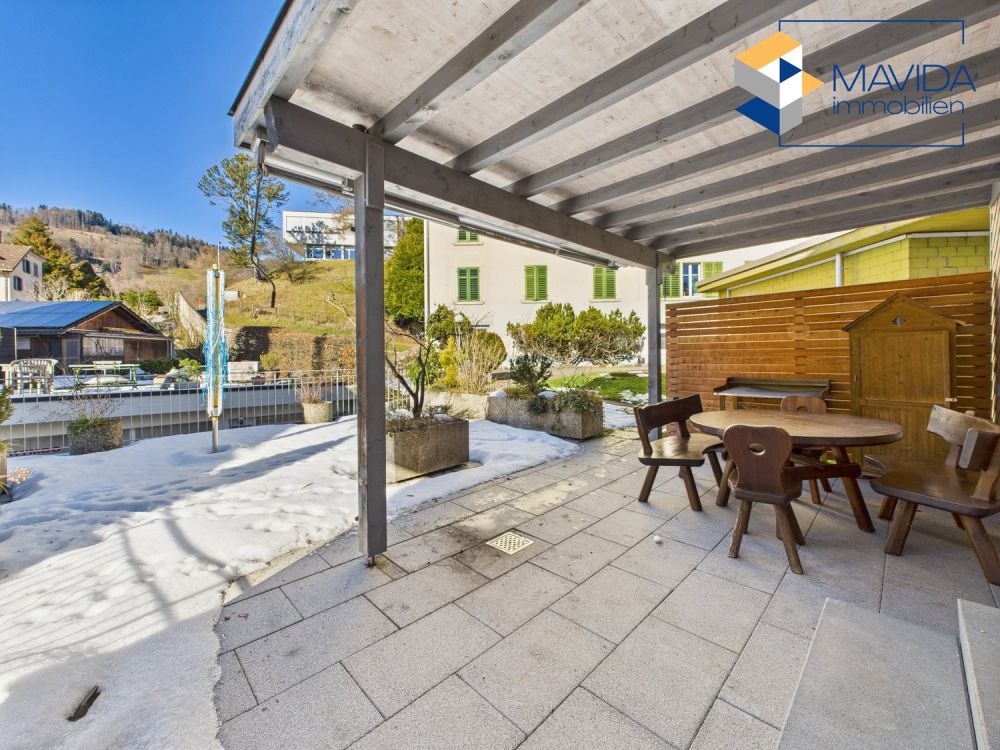 Erstbezug nach Renovation an zentraler und ruhiger Lage - Bild 2