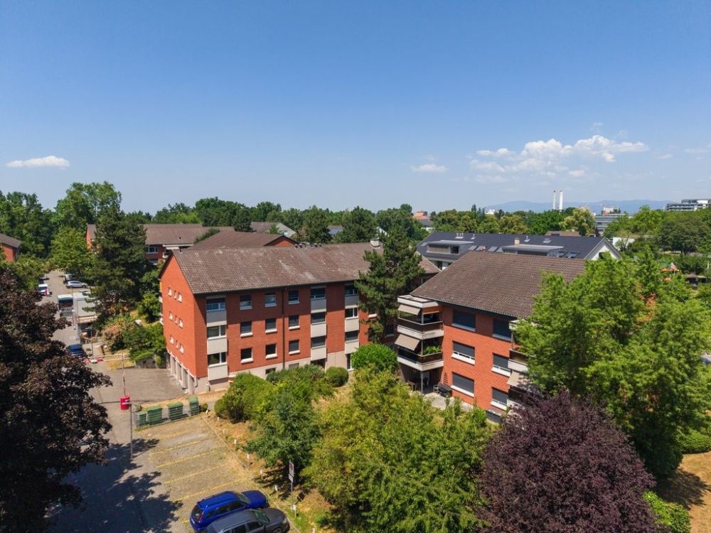 Frisch saniert und bezugsbereit: Stilvolles Wohnen in Allschwil - Aussen