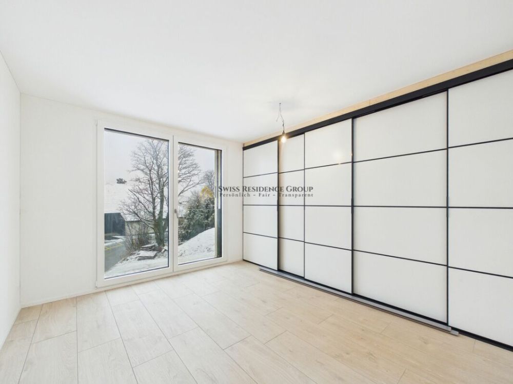 Renovierte Wohnung mit beneidenswerter Aussicht - Bild 2