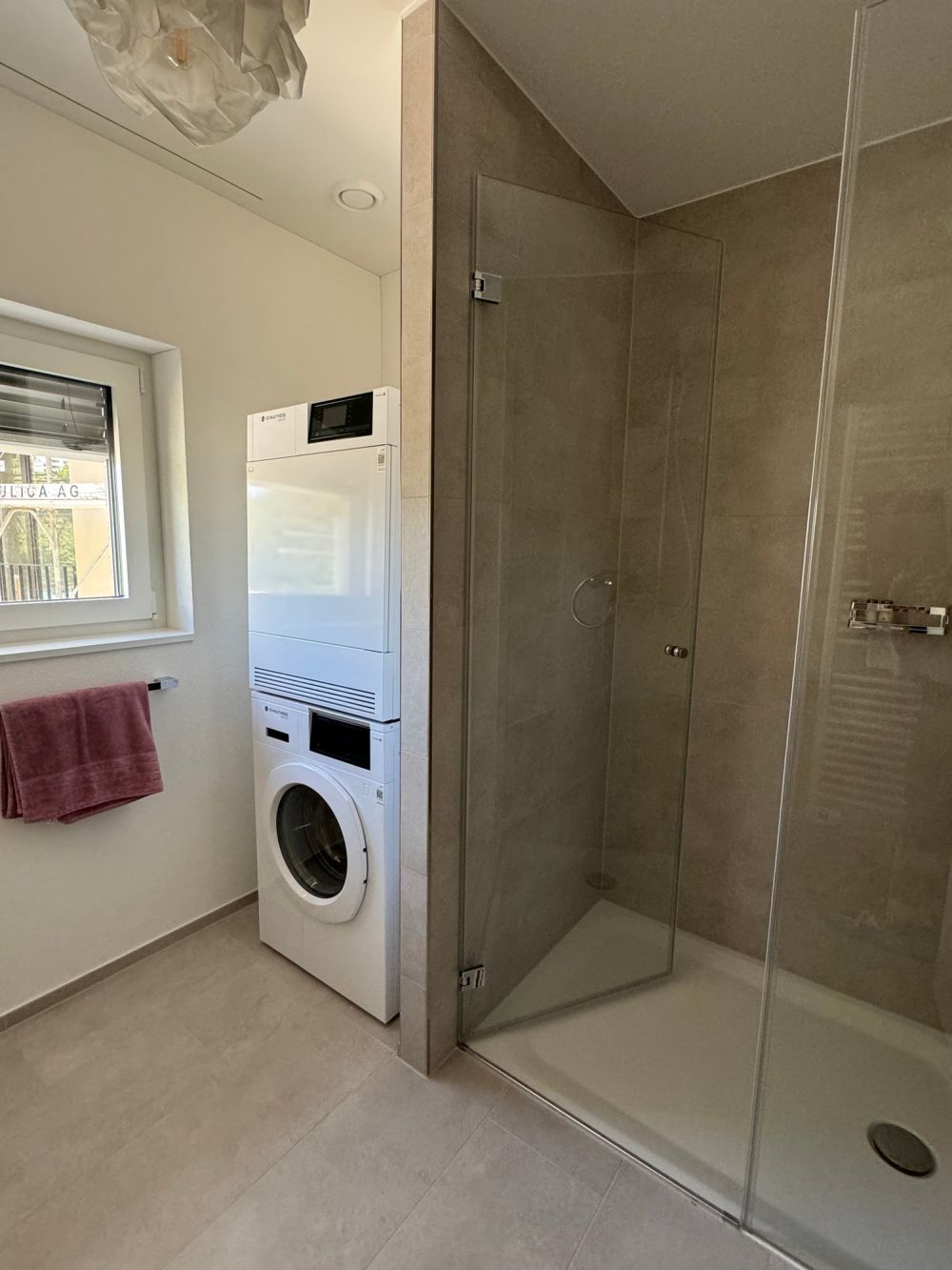Top moderne 3,5-Zimmer-Whg (1.OG) mit Loggia, Lift + eigenem Waschturm - Bild 7