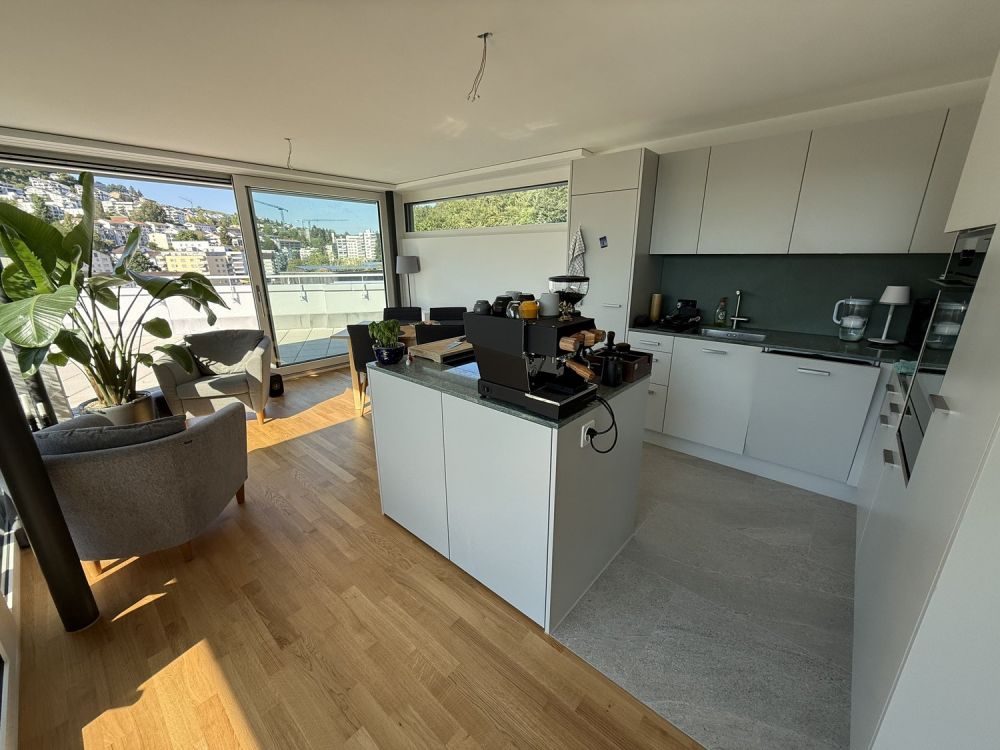 BEFRISTET: Möblierte 4.5-Zimmer-Wohnung mit Dachterrasse und Aussicht in Luzern - Bild 8