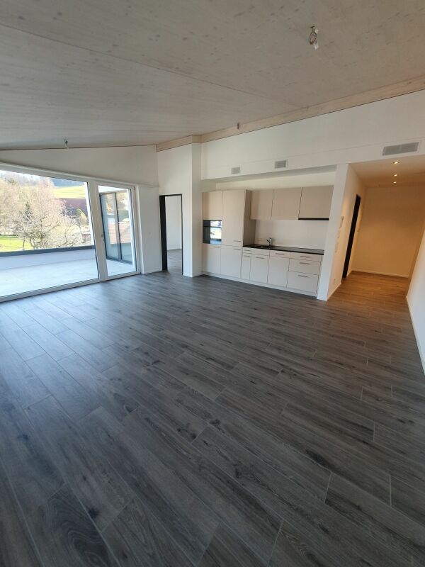 Vermietung: 2.5-Zimmer-Dachwohnung - Bild 1