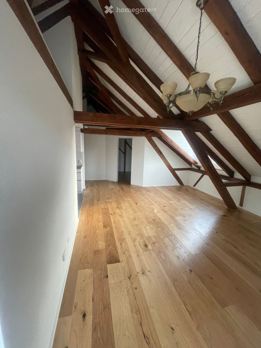 Moderne 4.5-Zimmer-Dachwohnung in Riedikon mit Balkon und schöner Aussicht - Bild 3