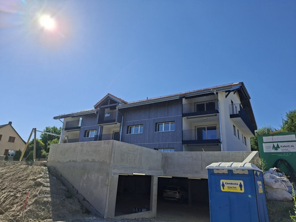 Grand appartement de 4,5 pièces sous les combles et proche de la gare - Bild 1