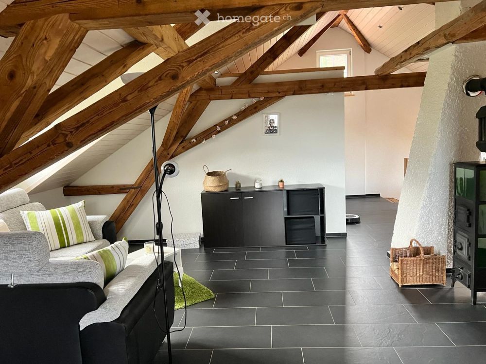 Charmante 5.5-Zimmer-Dachwohnung mit Aussicht in Au TG - Bild 4