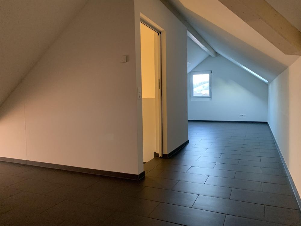 Ruhig gelegene 5.5-Zimmer-Maisonette-Wohnung in Bahnhof-Nähe - Galerie - Bild 1