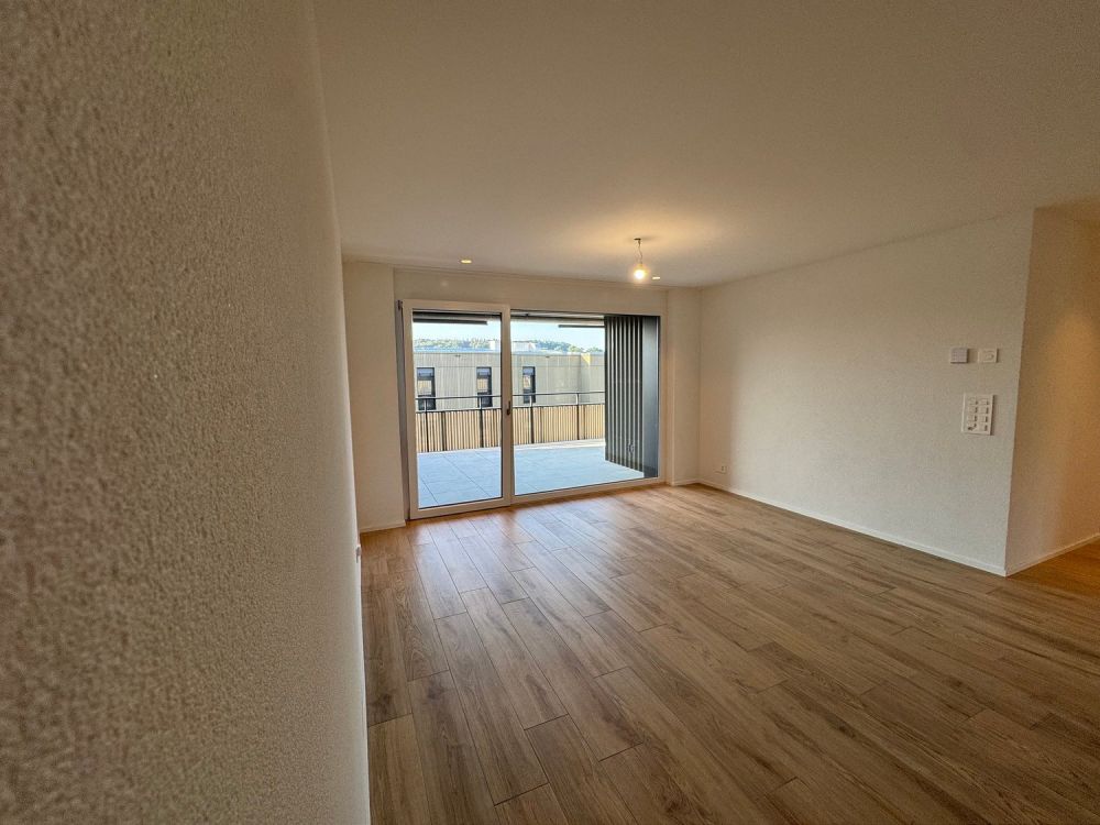 05596 - Appart. 3½ PCES - IMP. CHAMP-RIOND 8 - MATRAN - Bild 2
