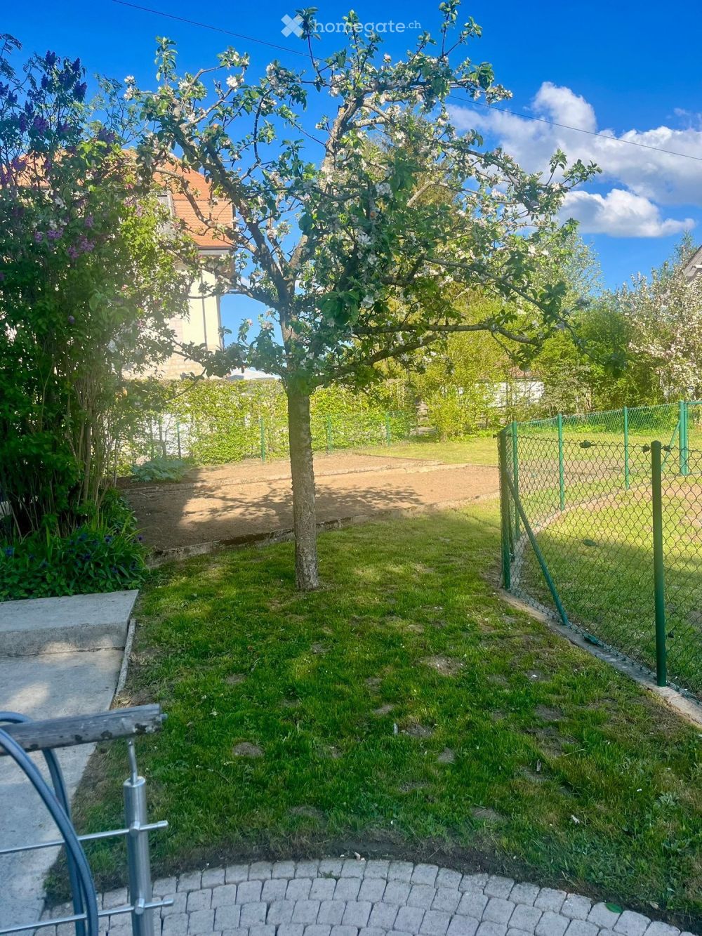 Charmante maison avec grand jardin entièrement clôturé - Bild 1