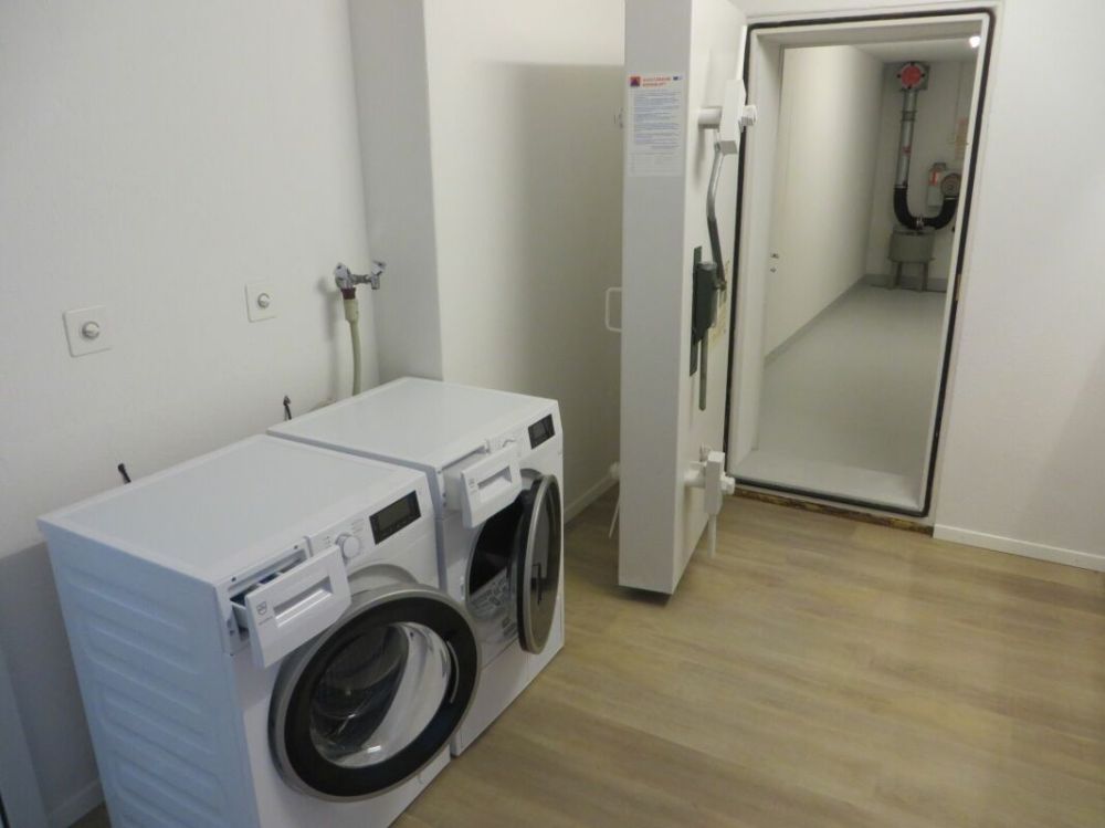 Moderne 6.5 Zr. Wohnung mit Terrasse und wunderbarer Fernsicht - Bild 12