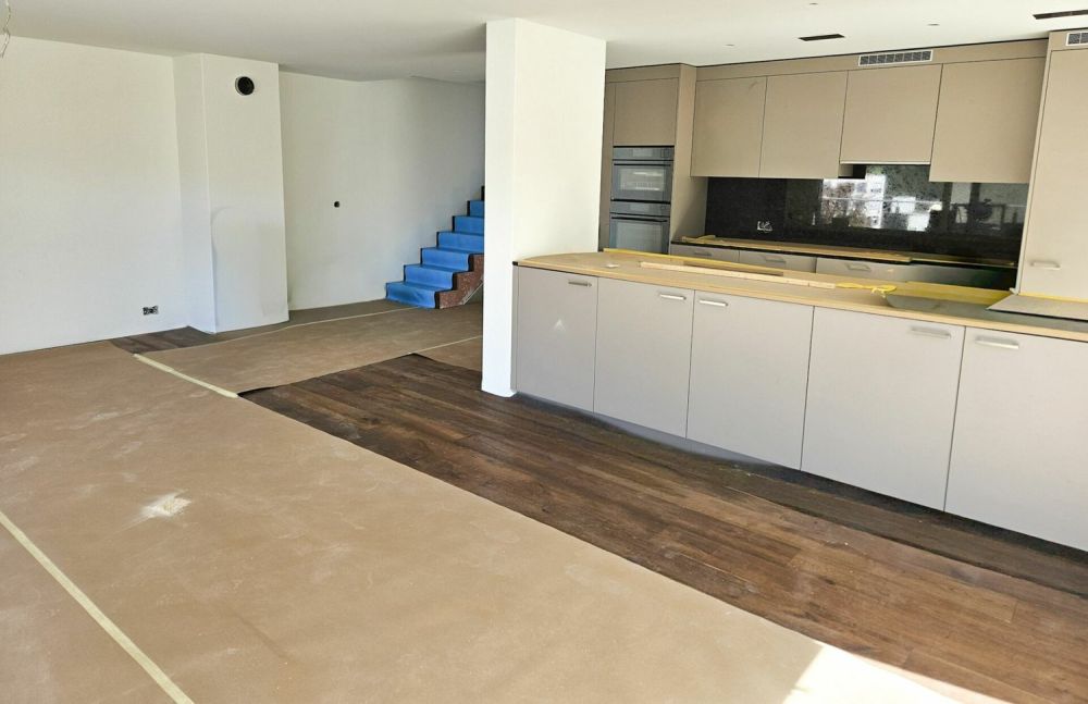 8.5-Zimmer-Doppeleinfamilienhaus mit exklusivem Attikageschoss - Bild 4