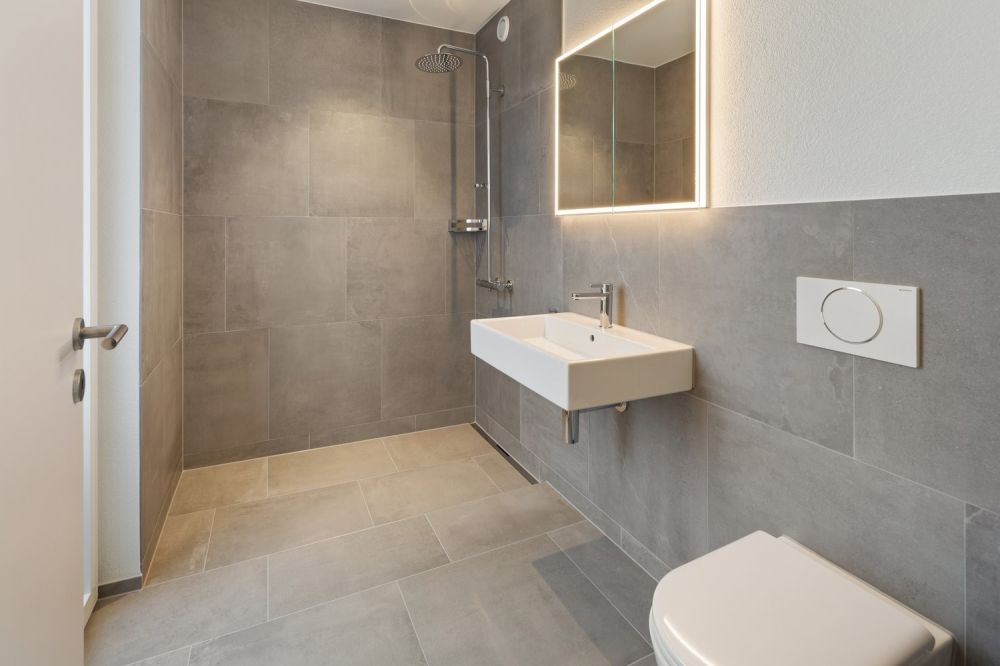 Erstvermietung - Ihre 4.5-Zimmer-Traumwohnung für die ganze Familie - Badezimmer mit Dusche